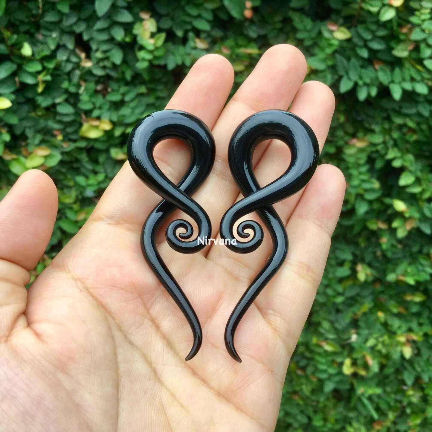 1 Pair (2 Pieces) Solid Black Note Spirals