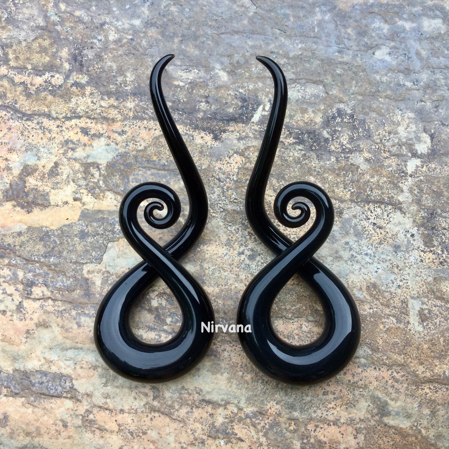 1 Pair (2 Pieces) Solid Black Note Spirals