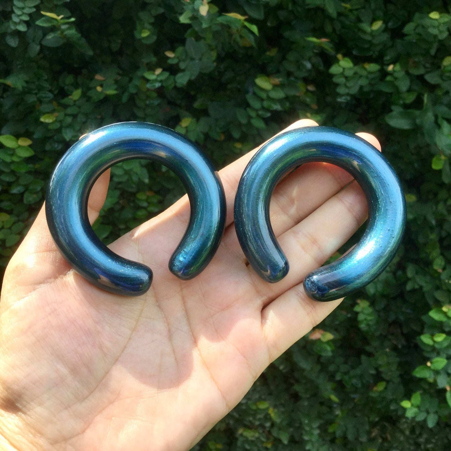 1 Pair (2 Pieces) Nirvana's Solid Unobtanium Glass Hoops