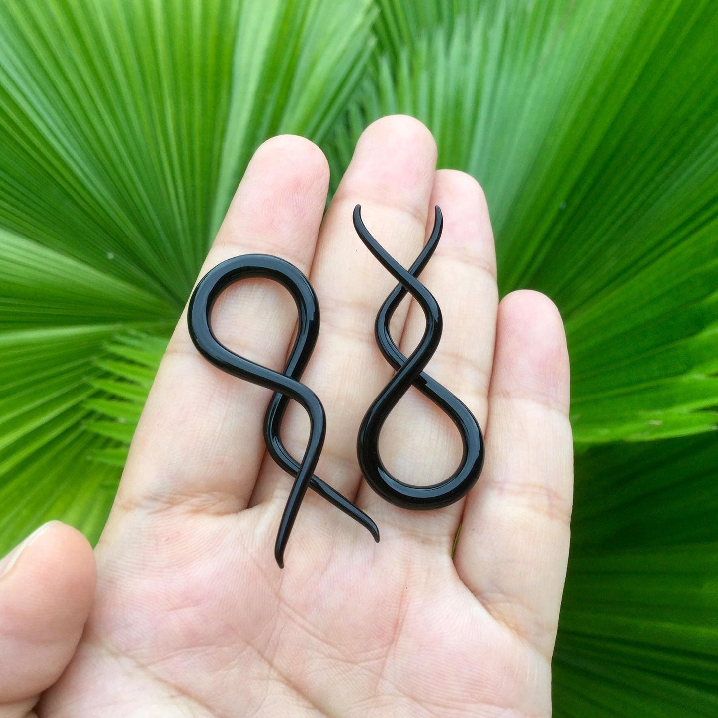 1 Pair (2 Pieces) Black Double Twists