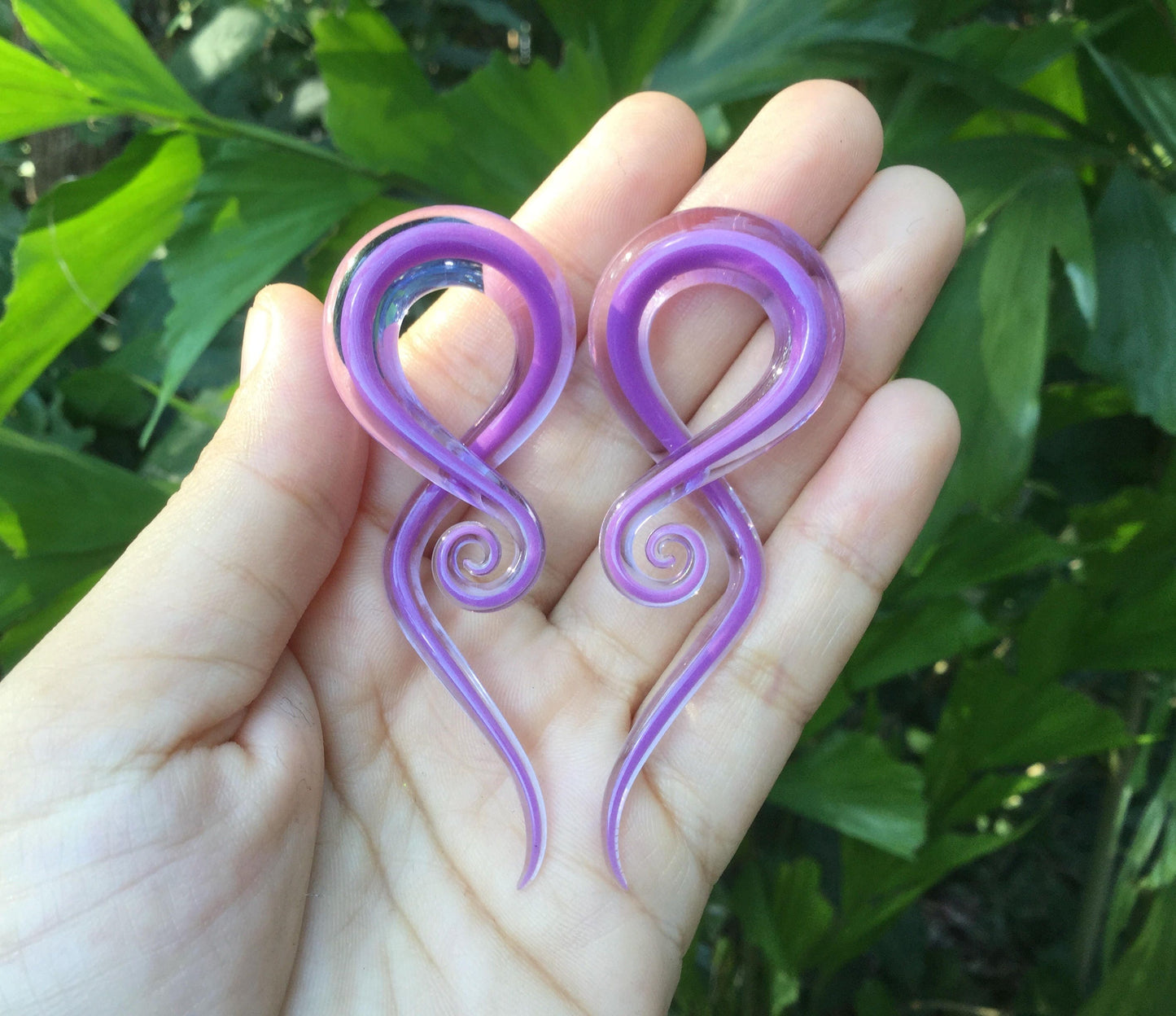 1 Pair (2 Pieces) Translucent Purple Encased Mauve Glass Note Spirals