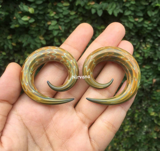1 Pair (2 Pieces) Exotic Earth Glass Classic Spirals Ear Shapes