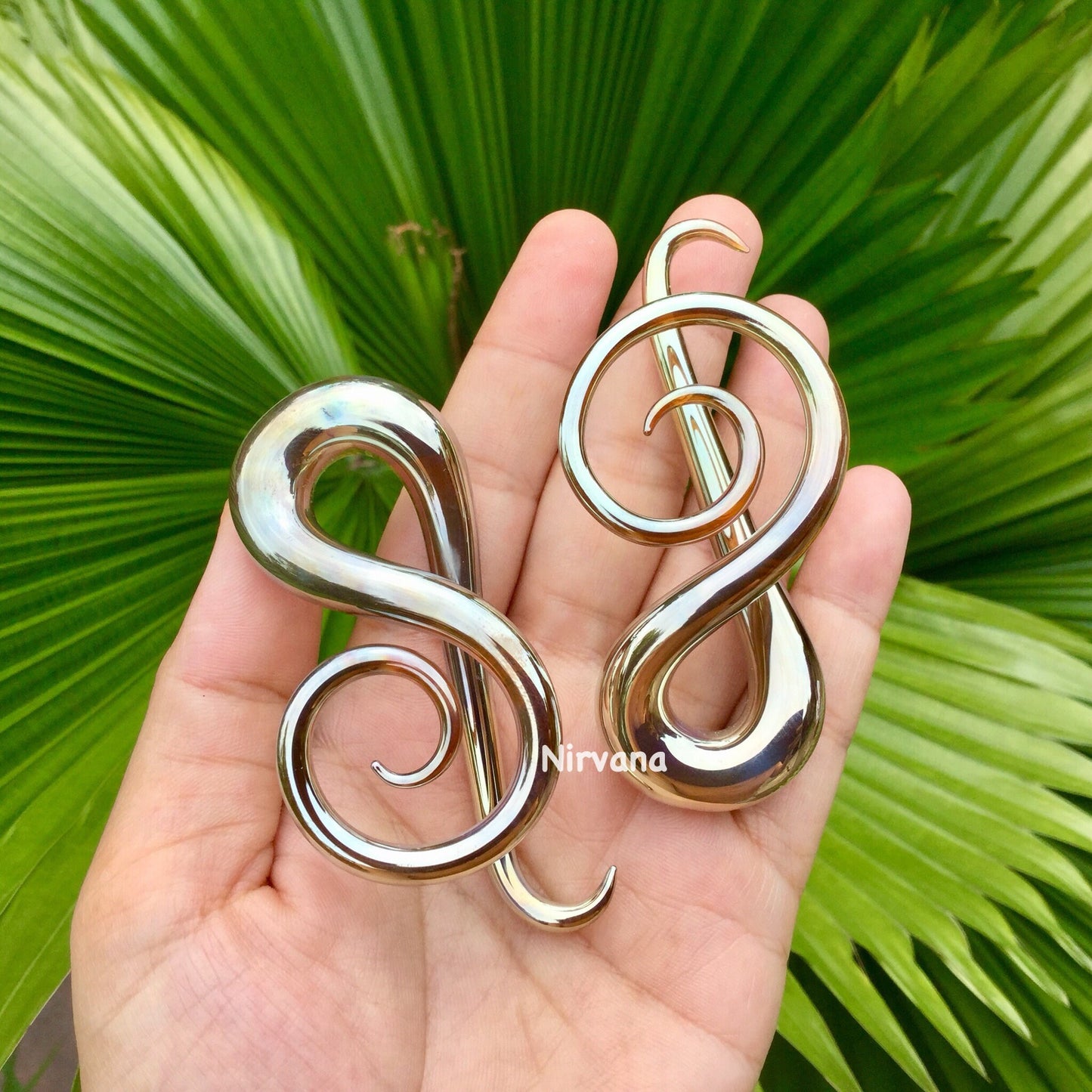1 Pair (2 Pieces) Silver/Gold G Clef Music Ear Shapes Spirals