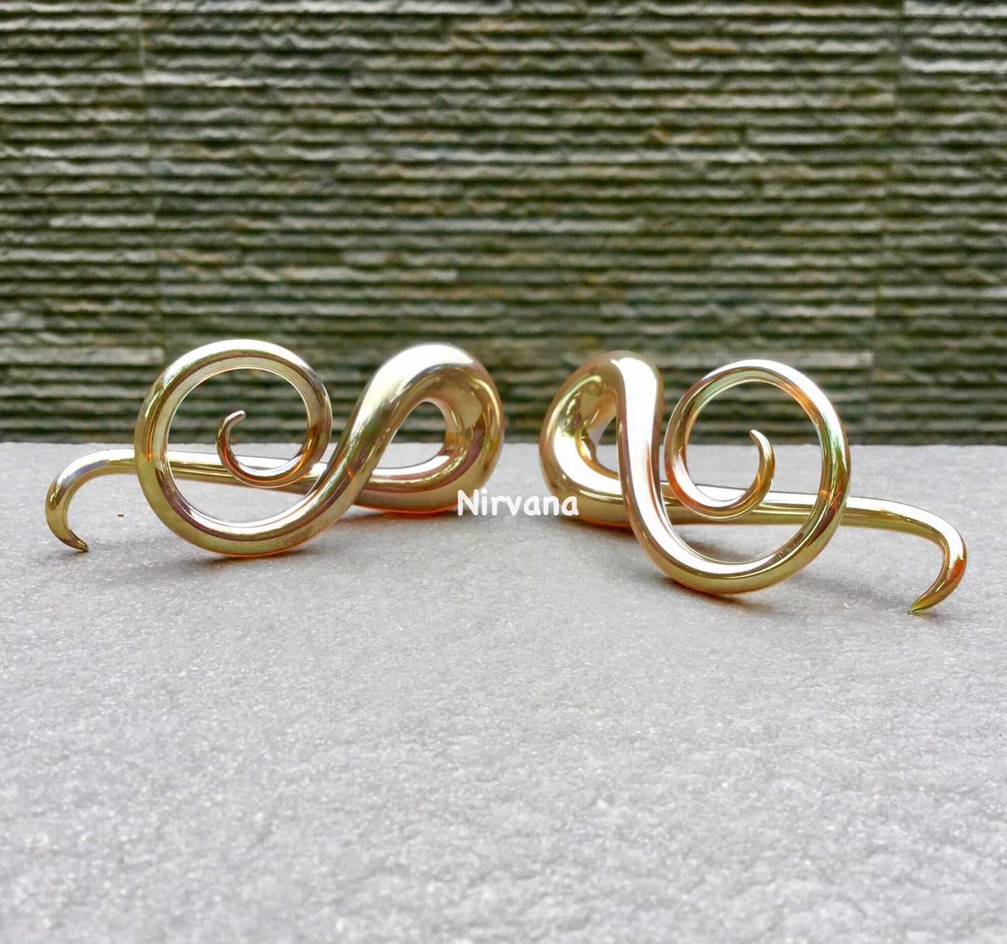 1 Pair (2 Pieces) Silver/Gold G Clef Music Ear Shapes Spirals