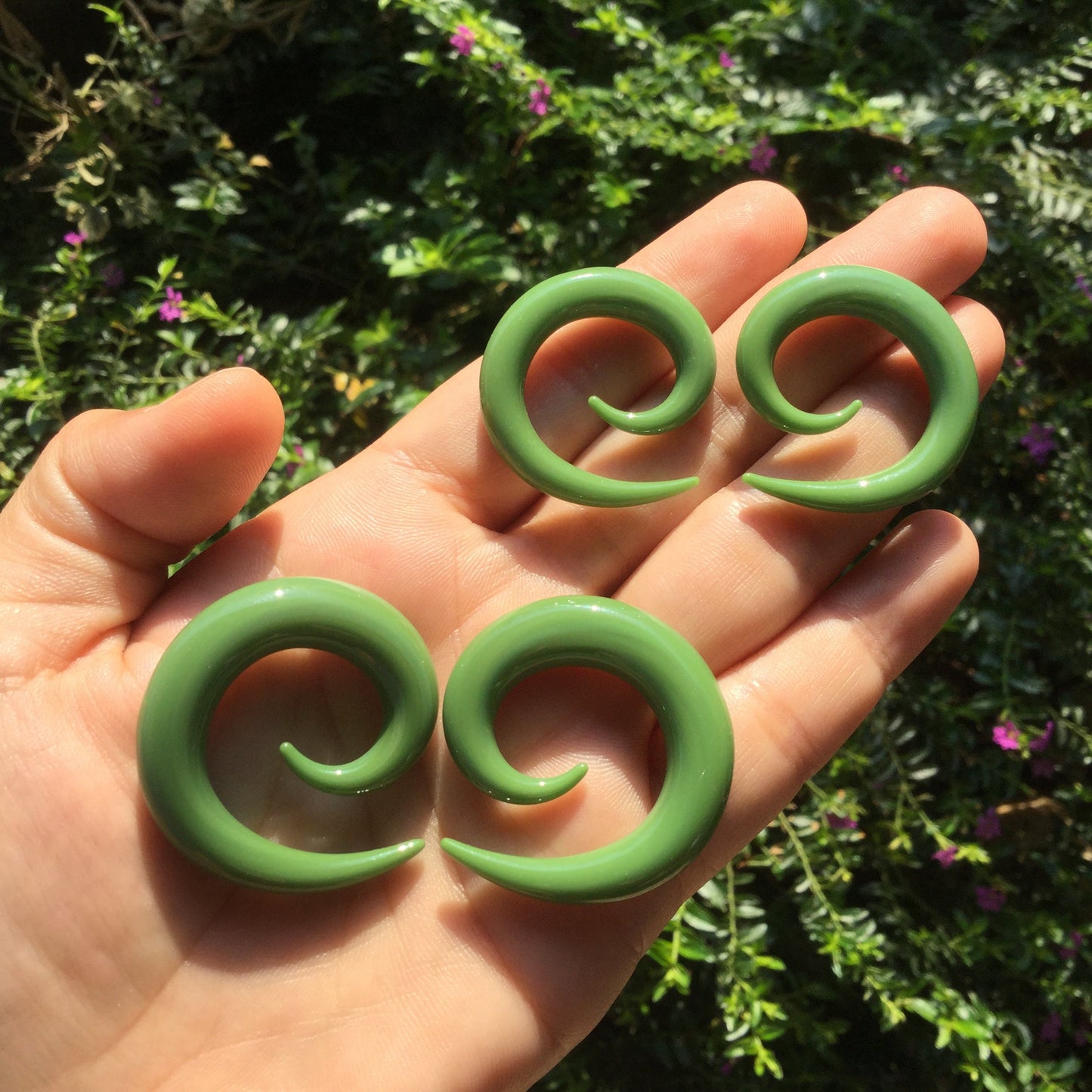 1 Pair (2 Pieces) Jade Green Classic Spirals