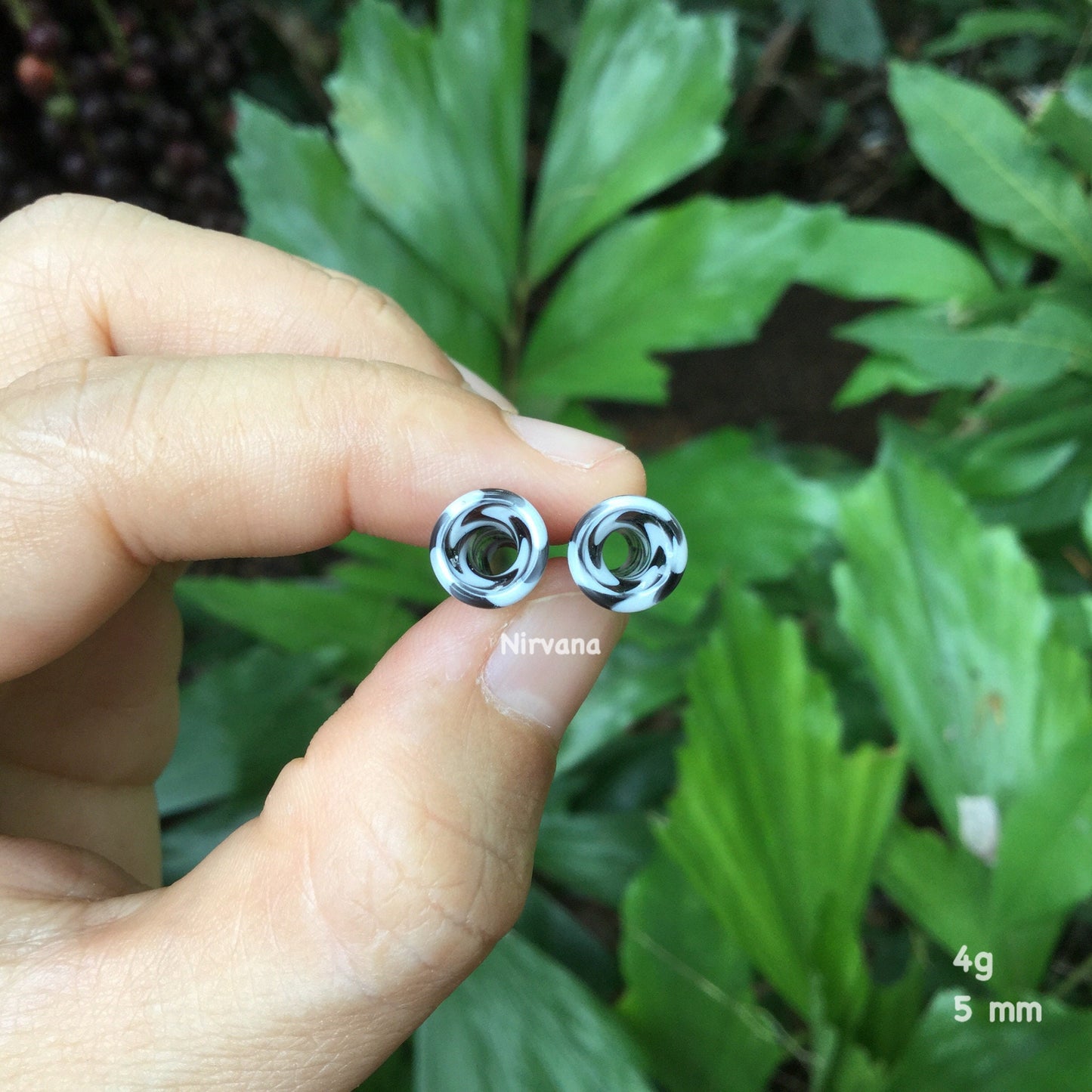 1 Pair (2 Pieces) Zig Zag Black & White Tunnels Glass