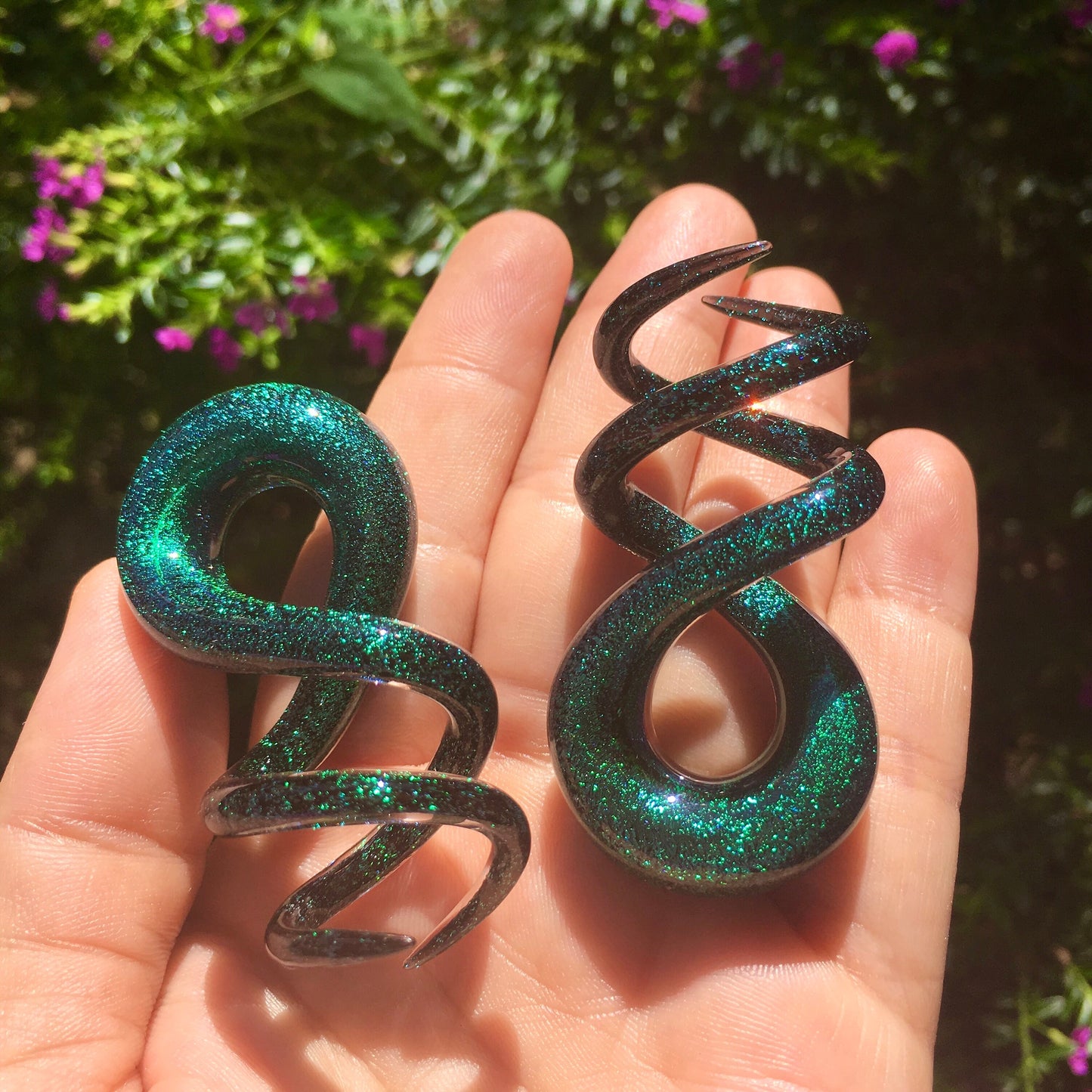 1 Pair (2 Pieces) Emerald Green Dichroic Glass Cork Screw Spirals