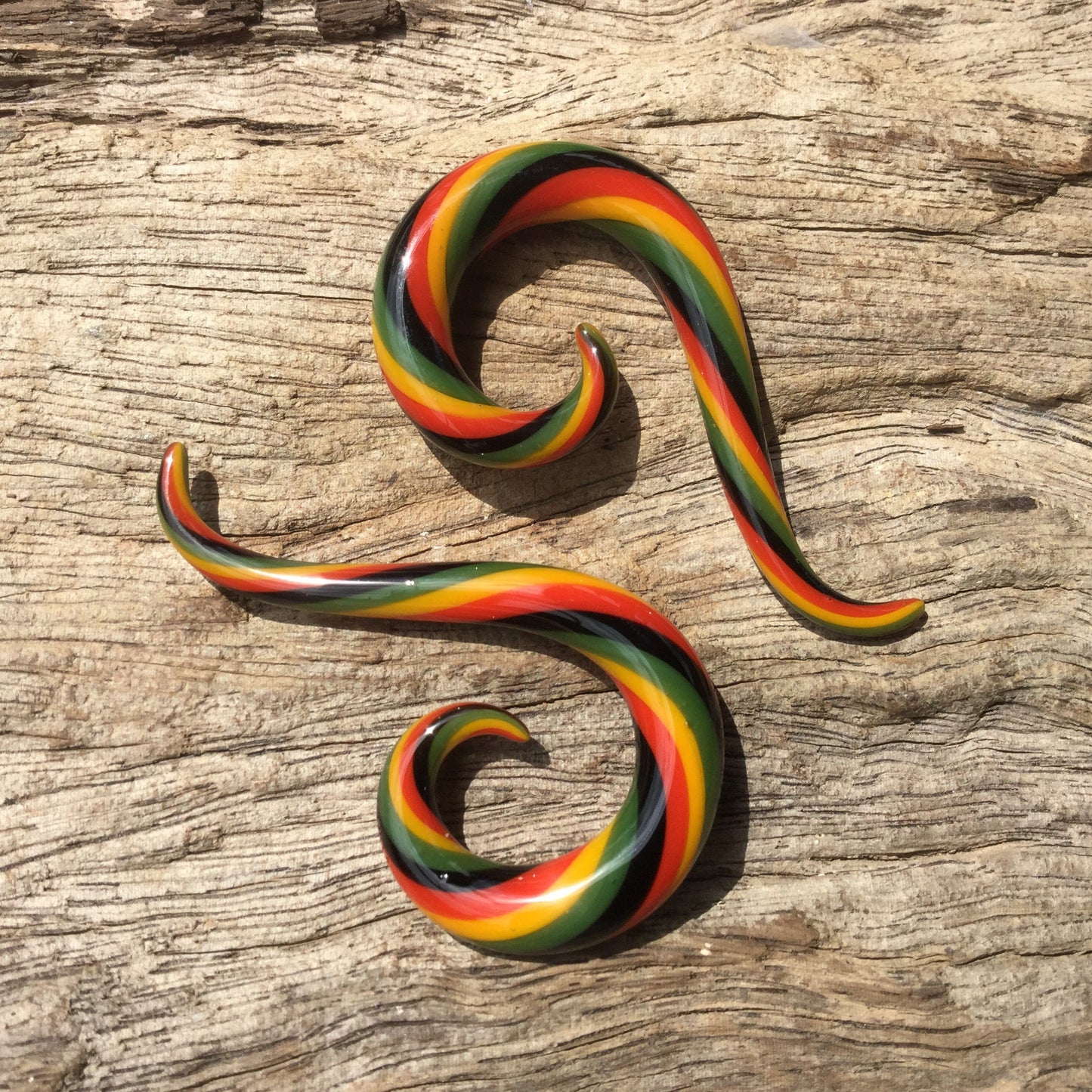1 Pair (2 Pieces) Rasta Twist Thai Spirals Glass