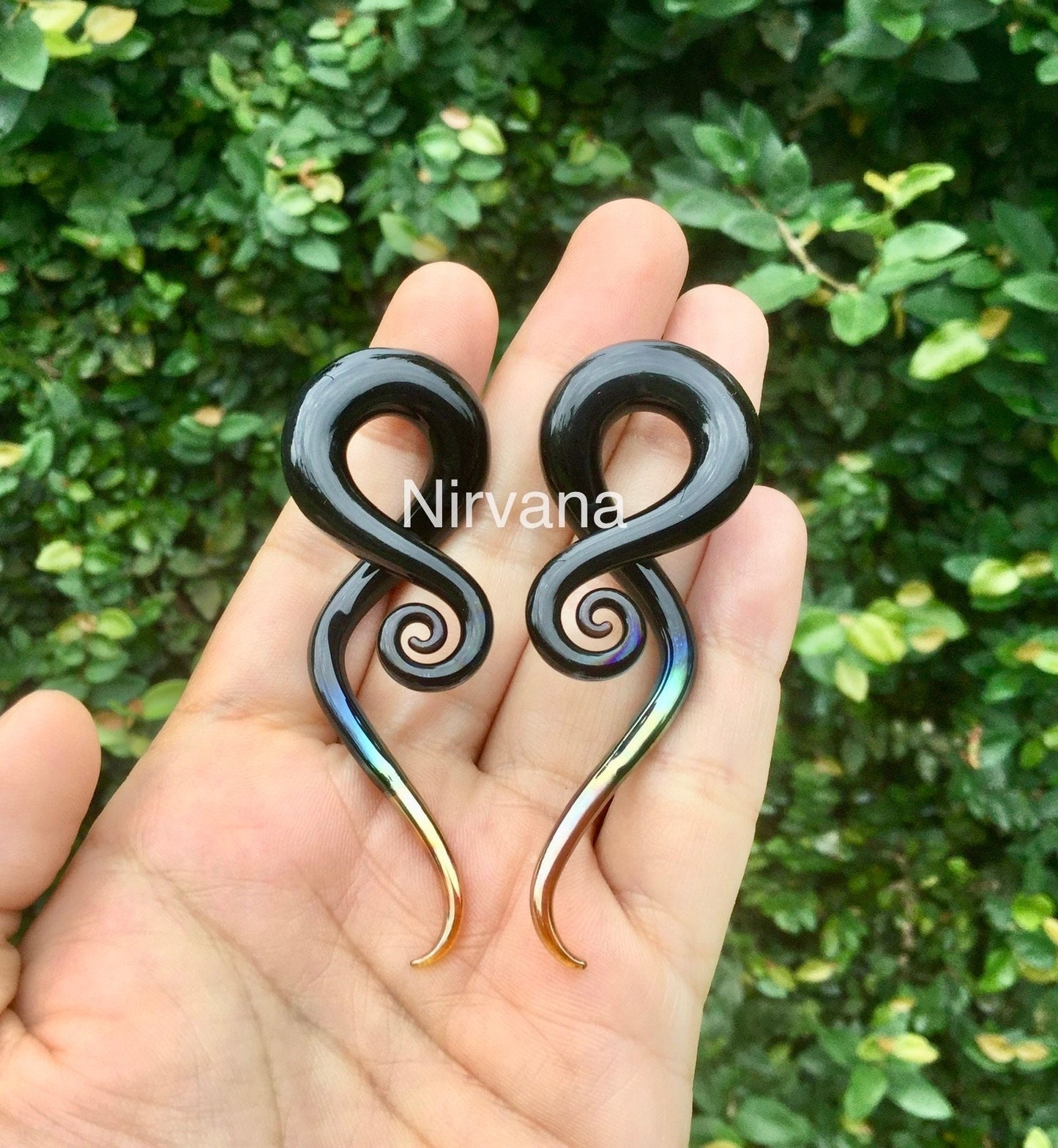 1 Pair (2 Pieces) Black & Silver/Gold Oil Slick Note Spirals