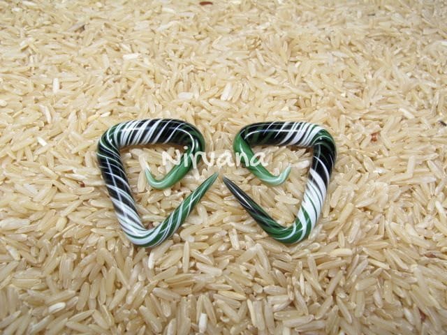 1 Pair (2 Pieces) Green/Black/White Free Style Triangle Spirals Glass