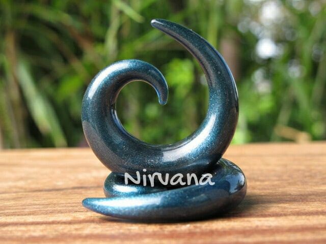 1 Pair (2 Pieces) Solid Color or Encased Unobtanium Ear Classic Spirals