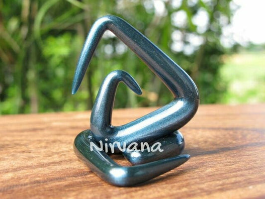 1 Pair (2 Pieces) Solid Color Unobtanium Triangle Ear Spirals