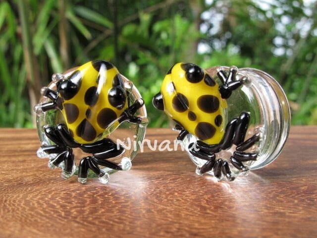 1 Pair (2 Pieces) Yellow & Black Spotted Poison Tree Frog Glass Plugs