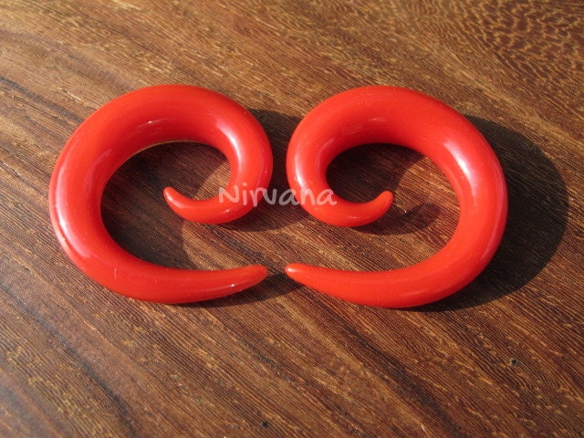 1 Pair (2 Pieces) Solid Color Radical Red Classic Spirals Ear jewelry