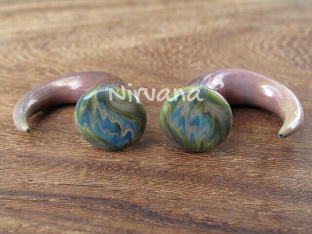 1 Pair (2 Pieces) Green Metallic Earth Pyrex Glass Claws