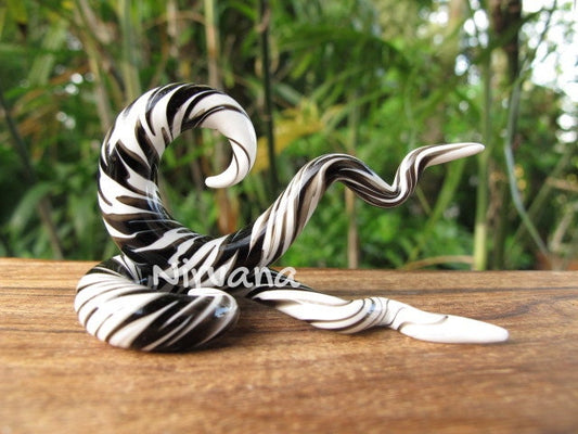 1 Pair (2 Pieces) Black & White Free Style Spiral Drop Glass Spirals