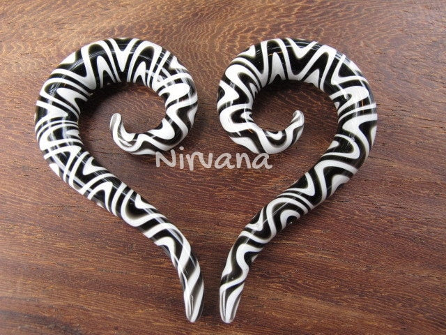 1 Pair (2 Pieces) Black & White Snake Pattern Thai Spirals Pyrex Glass