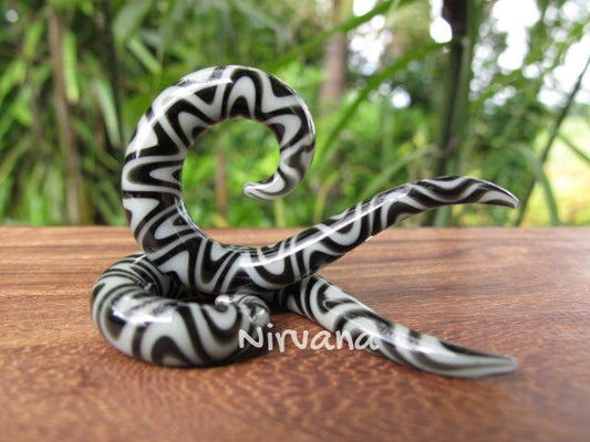 1 Pair (2 Pieces) Mint & Black Snake Pattern Thai Spirals Glass