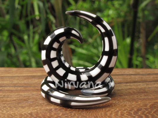 1 Pair (2 Pieces) White & Black Spider Web Pyrex Glass Classic Spirals