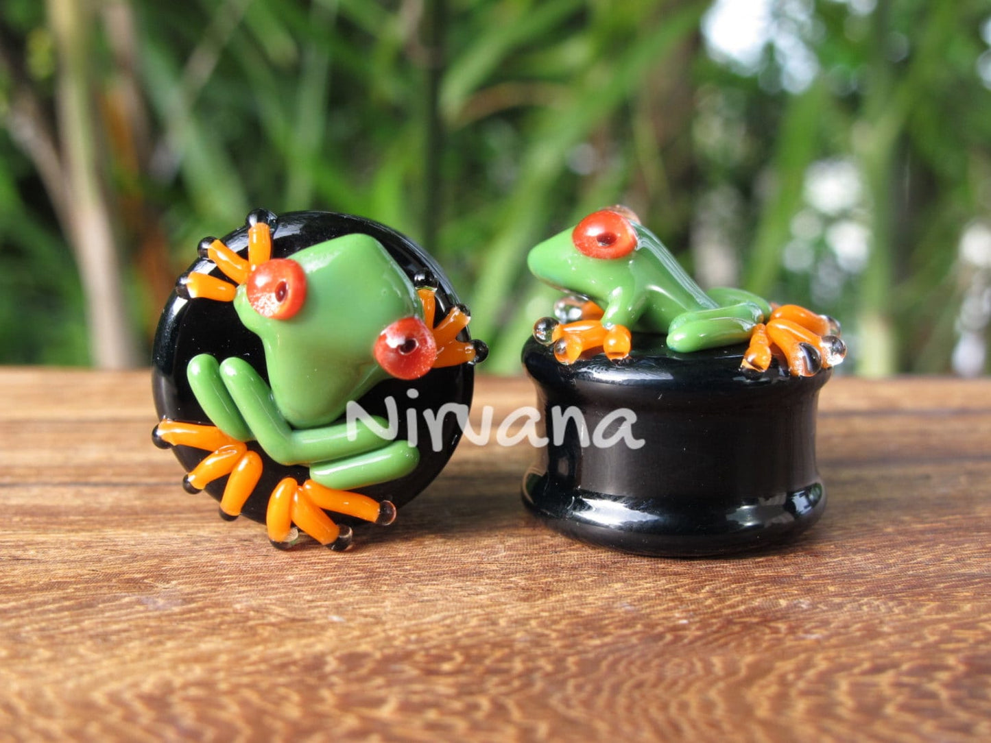 1 Pair (2 Pieces) Green Poison Tree Frog with Orange Legs on Black Plugs