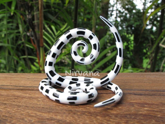 1 Pair (2 Pieces) Black & White Spider Web Glass Tear Drop Spirals