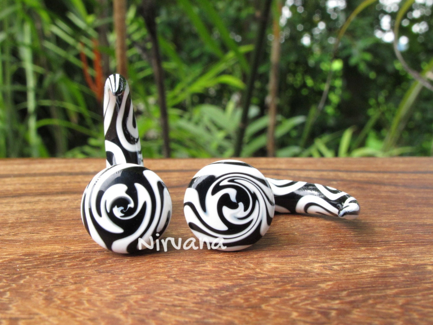 1 Pair (2 Pieces) Black & White Tribal Swirl Pattern Pyrex Glass Claws