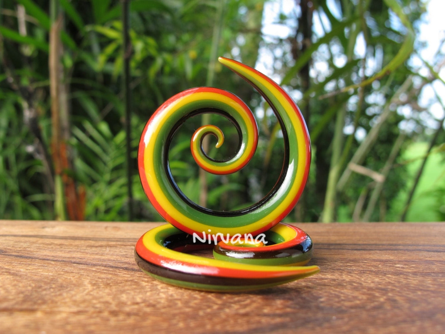 1 Pair (2 Pieces) Rasta Parallels Stripes Pattern Super Spirals Glass