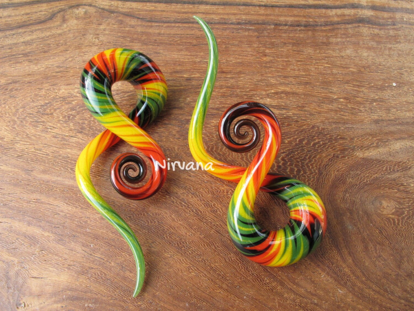 1 Pair (2 Pieces) Rasta Free-Style (Zig Zag) Glass Note Ear Shapes