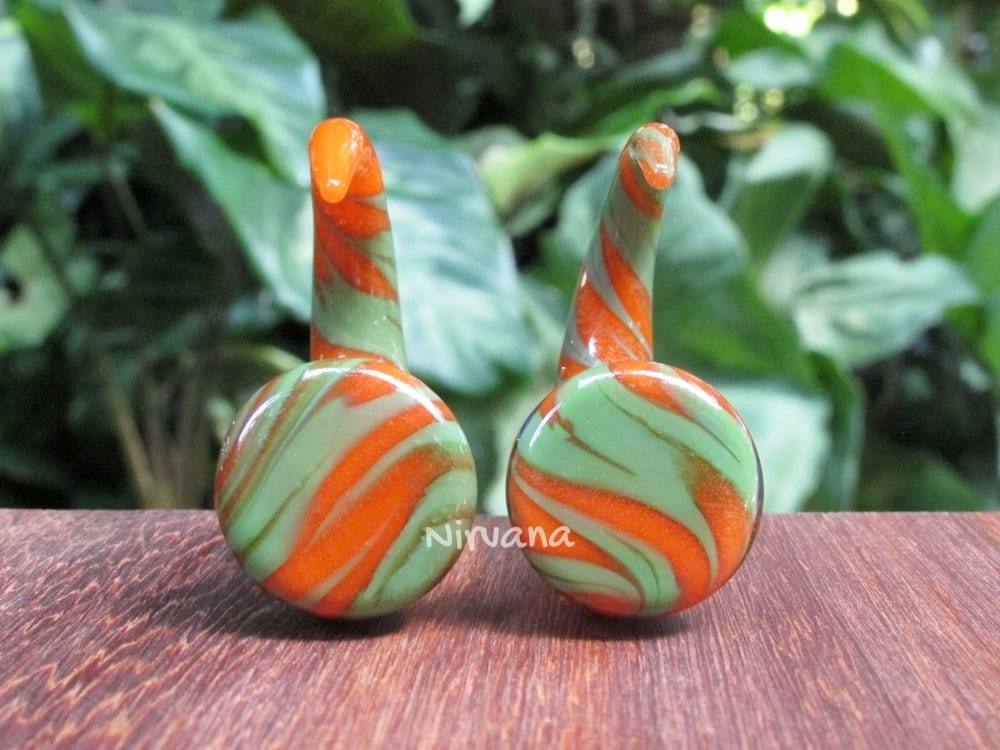 1 Pair (2 Pieces) Jade Green & Orange Claws Free-Style Pattern