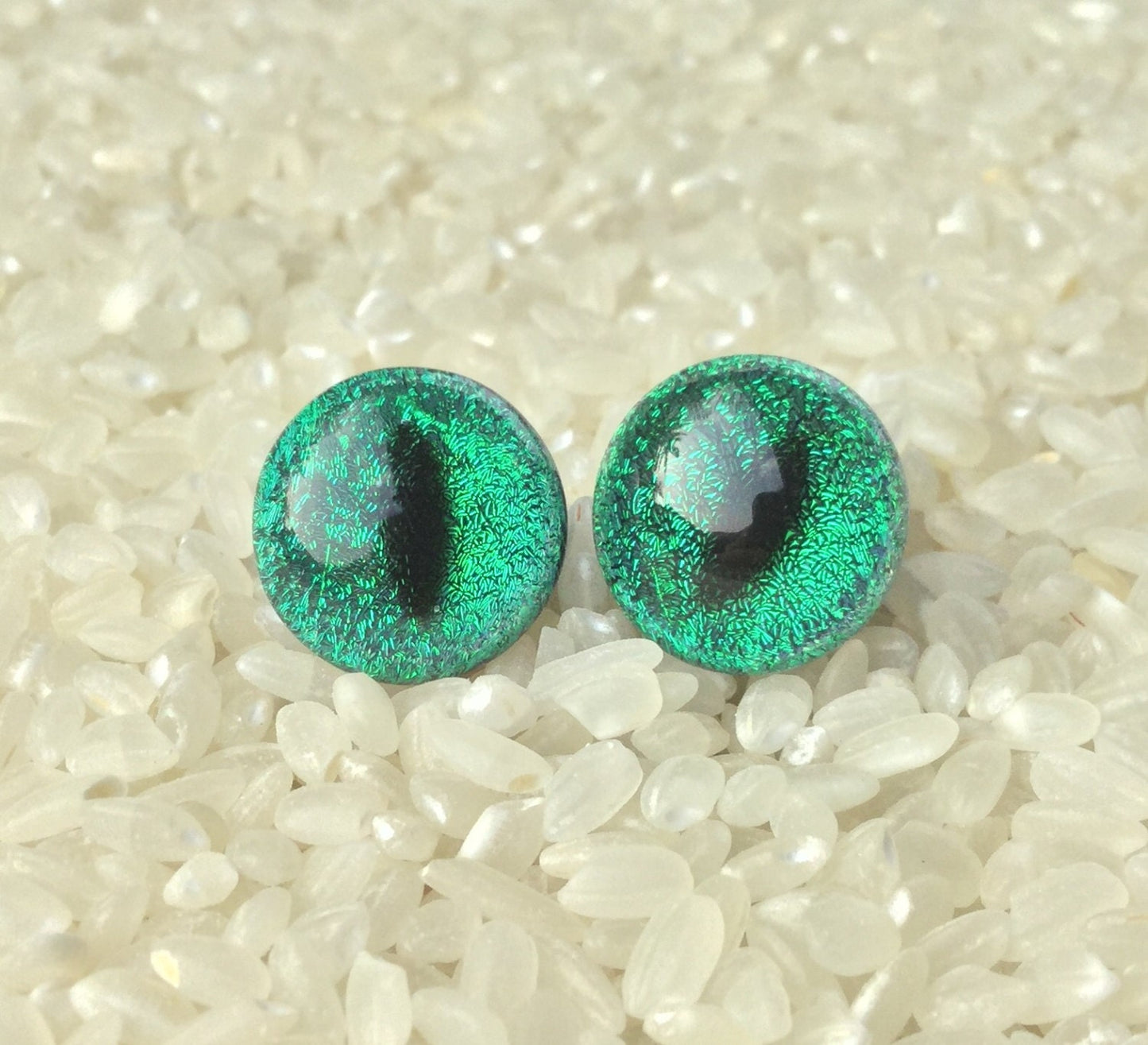 1 Pair (2 Pieces) Dichroic Green Cat Eye Plugs Pyrex Glass