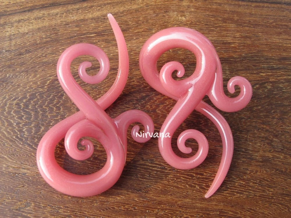 1 Pair (2 Pieces) Dark Pink Bonita Ear Spirals