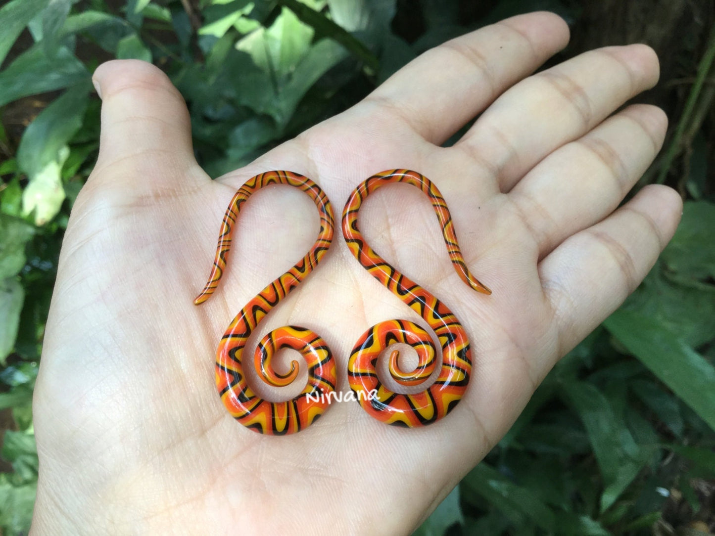 1 Pair (2 Pieces) Orange/Red/Yellow/ Black Snake Pattern Glass Swans