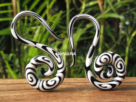 1 Pair (2 Pieces) Black & White Tribal Swirl Pyrex Glass Swan Spirals
