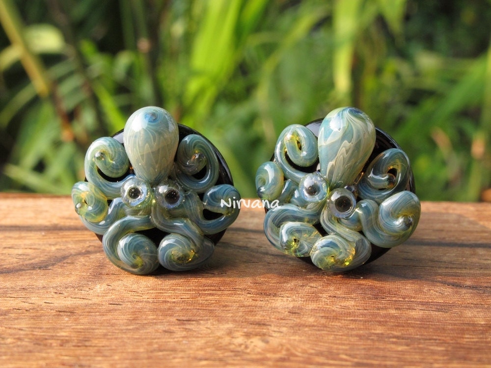 1 Pair (2 Pieces) Pyrex Glass Exotic Green/Blue Octopus on Black Plugs